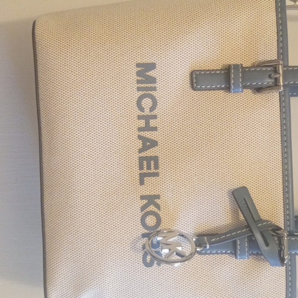 Michael kors crossbody
